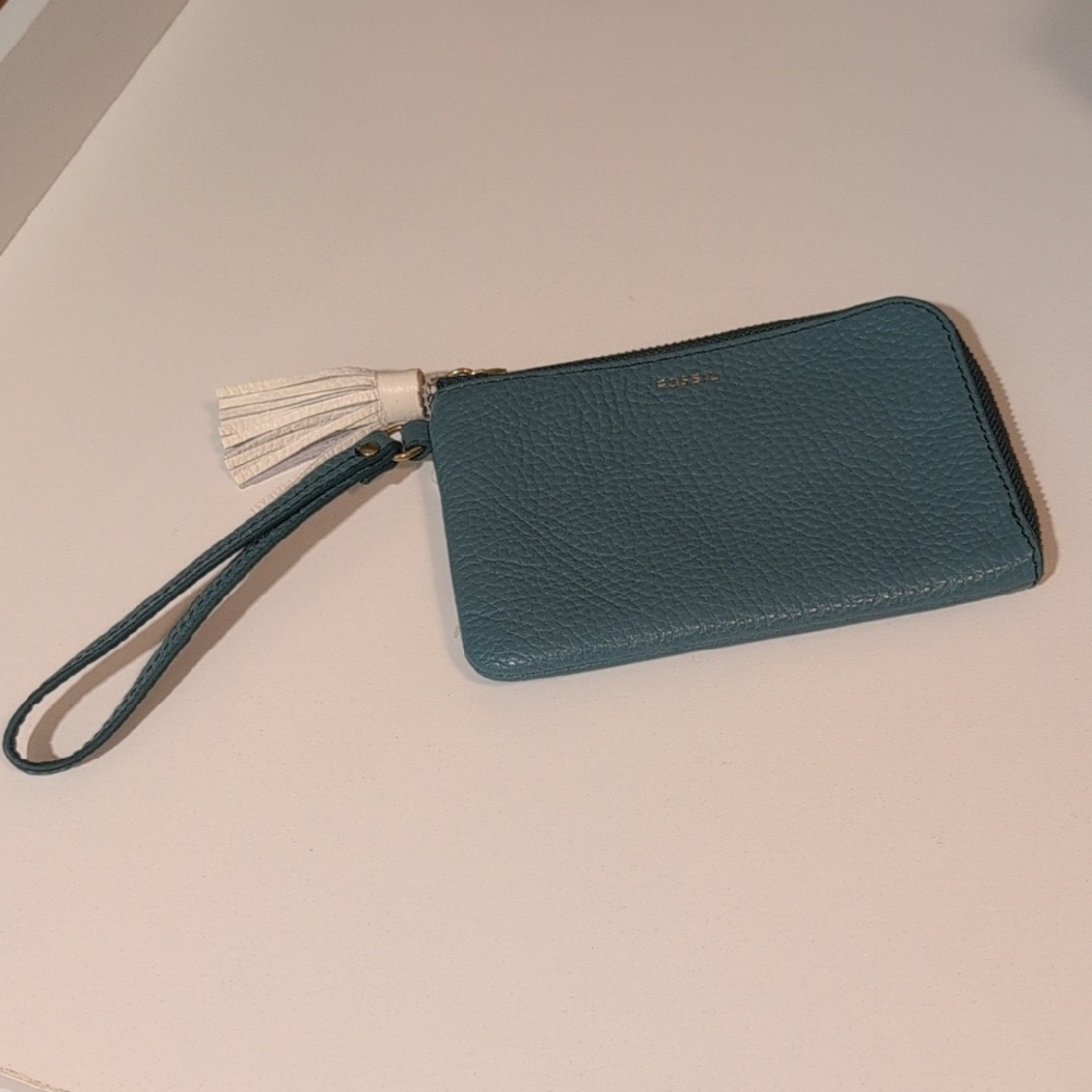 Fossil Teal Tara Leather Wristlet with White Leather Tassel NWOT
